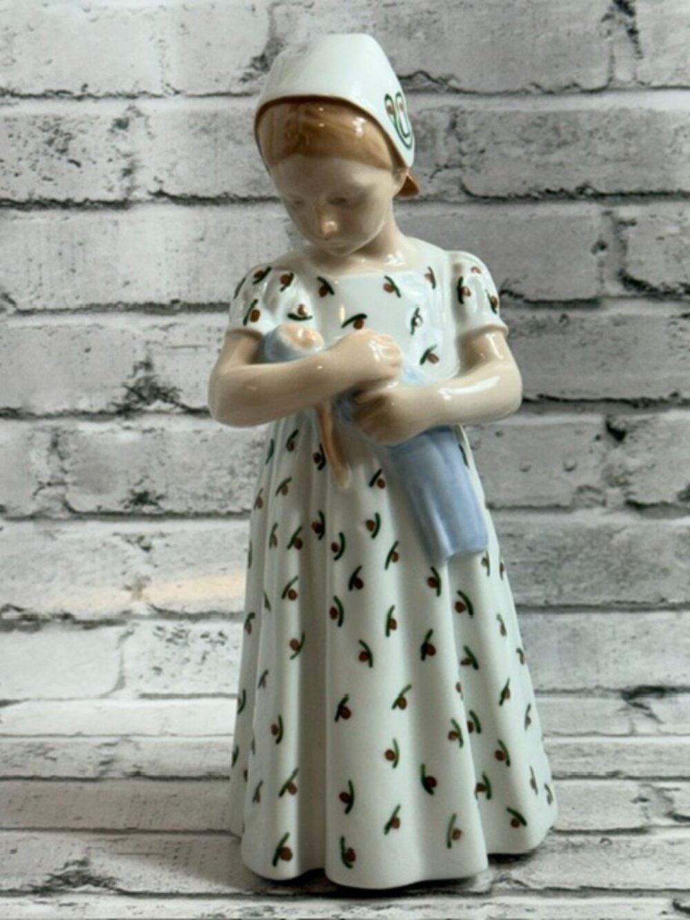 Vintage Bing Grondahl Porcelain Figurine B&G Copenhagen Denmark Mom Baby Nurse